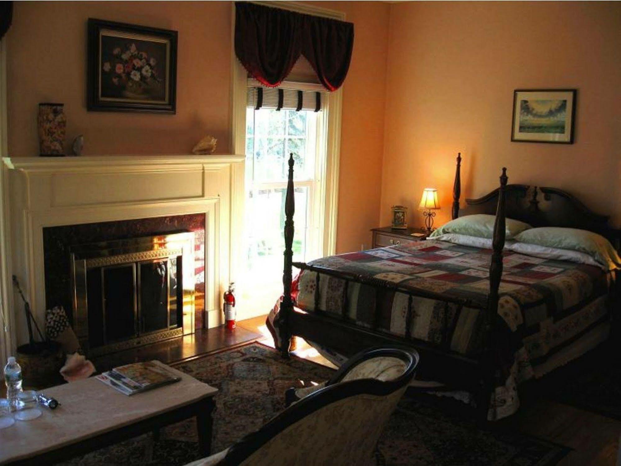 Mariaville Lake B & B Pattersonville Экстерьер фото