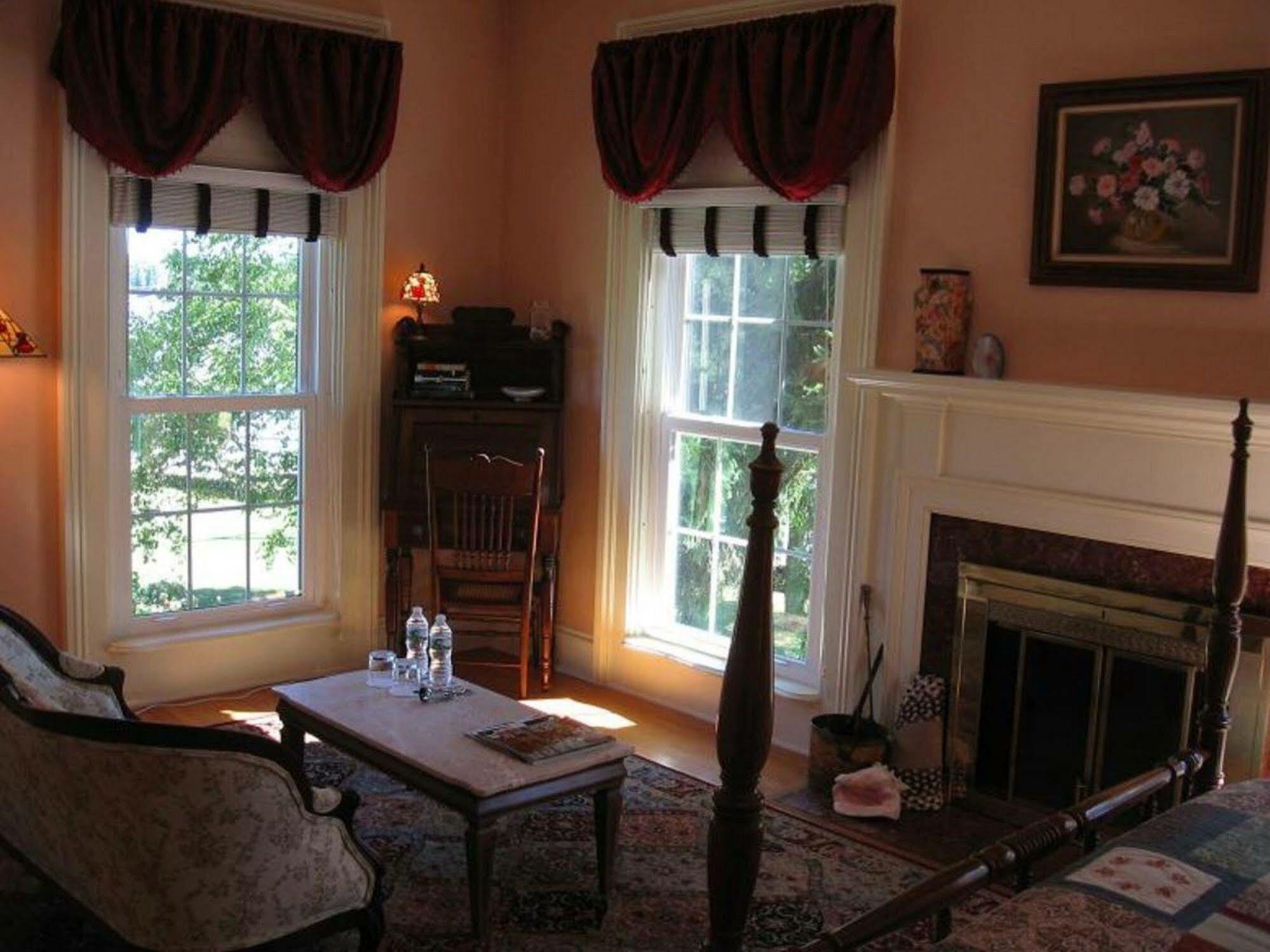 Mariaville Lake B & B Pattersonville Экстерьер фото
